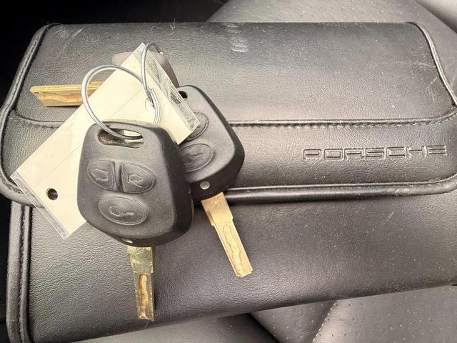 Photo of 2004 Atlas Gray Metallic Porsche Boxster