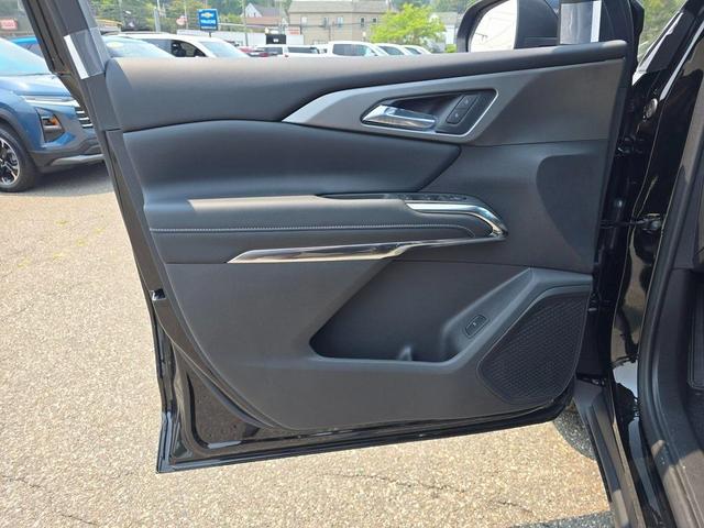 Photo of 2026 Mosaic Black Metallic Chevrolet Traverse