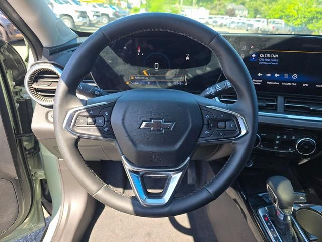 Photo of 2024 Green Chevrolet Trax