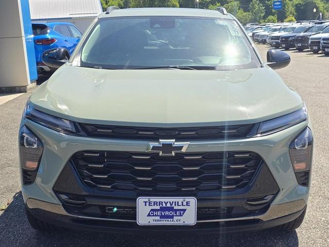 Photo of 2024 Green Chevrolet Trax
