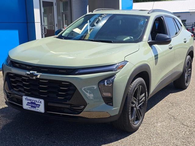Photo of 2024 Green Chevrolet Trax