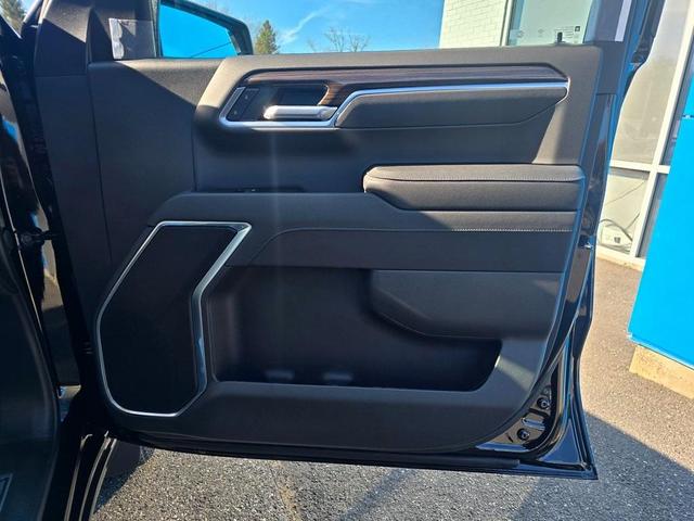 Photo of 2025 Black Chevrolet Silverado 1500