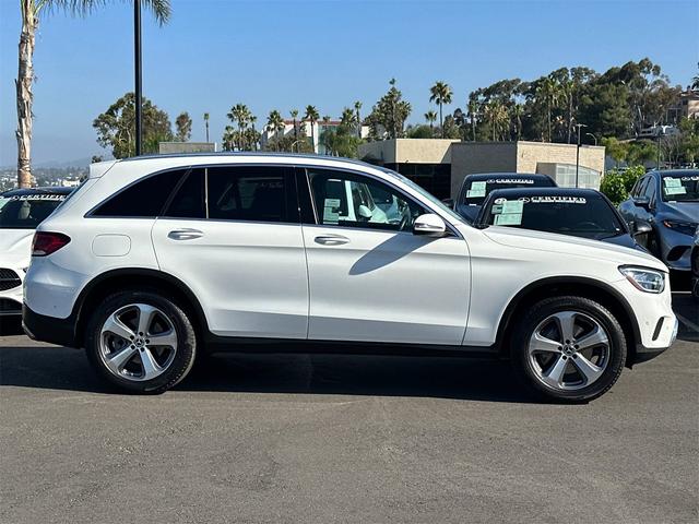 Photo of 2022 Polar White Mercedes-Benz GLC 300