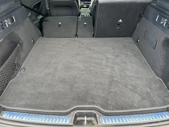 Photo of 2025 Black Mercedes-Benz GLC 300