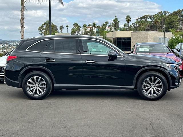 Photo of 2025 Black Mercedes-Benz GLC 300