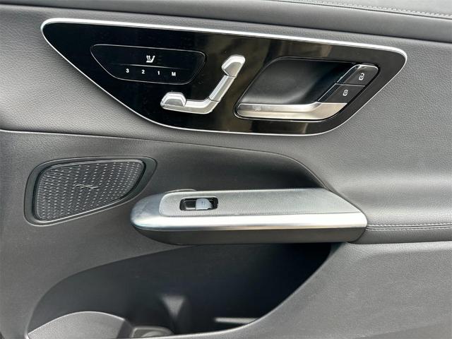 Photo of 2025 Black Mercedes-Benz GLC 300