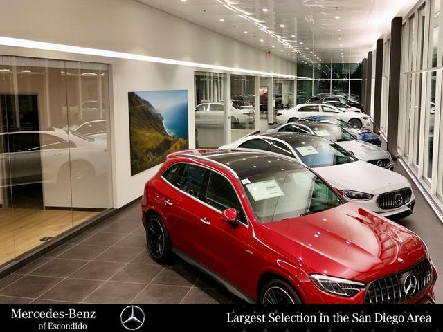 Photo of 2018 Polar White Mercedes-Benz AMG C 43