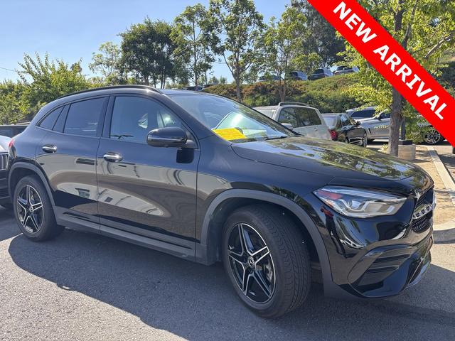Photo of 2023 Night Black Mercedes-Benz GLA 250