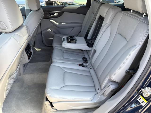 Photo of 2024 Waitomo Blue Metallic Audi Q7