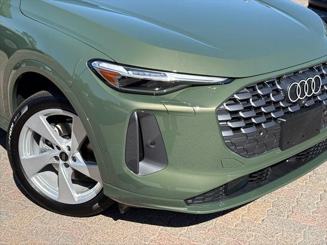 Photo of 2025 District Green Metallic Audi Q5
