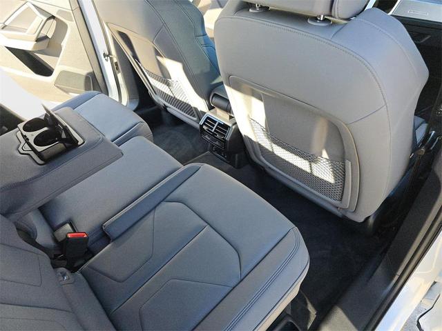 Photo of 2025 Arkona White Audi Q3