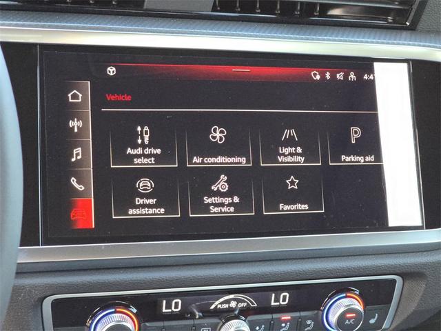 Photo of 2025 Arkona White Audi Q3