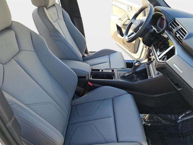 Photo of 2025 Arkona White Audi Q3