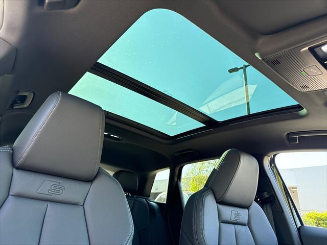 Photo of 2025 Mythos Black Metallic Audi Q4 e-tron