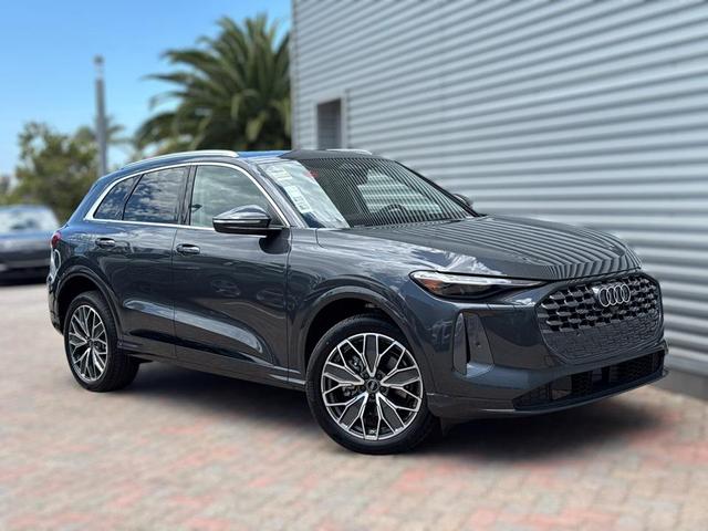 Photo of 2025 Tambora Gray Metallic Audi Q5