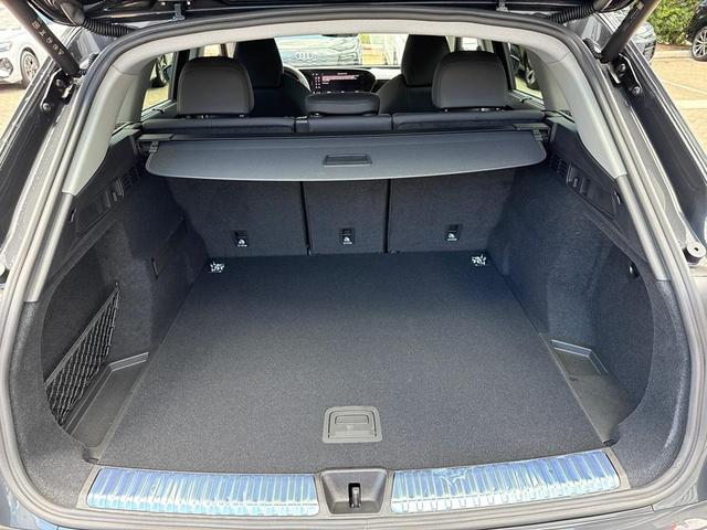 Photo of 2025 Tambora Gray Metallic Audi Q5