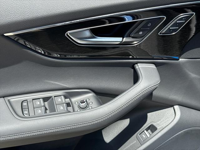 Photo of 2025 Samurai Gray Metallic Audi Q7