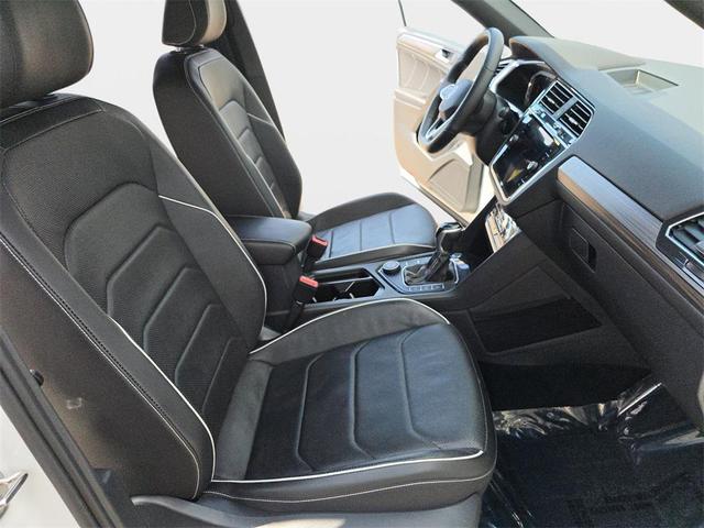 Photo of 2022 Oryx White Pearl Volkswagen Tiguan