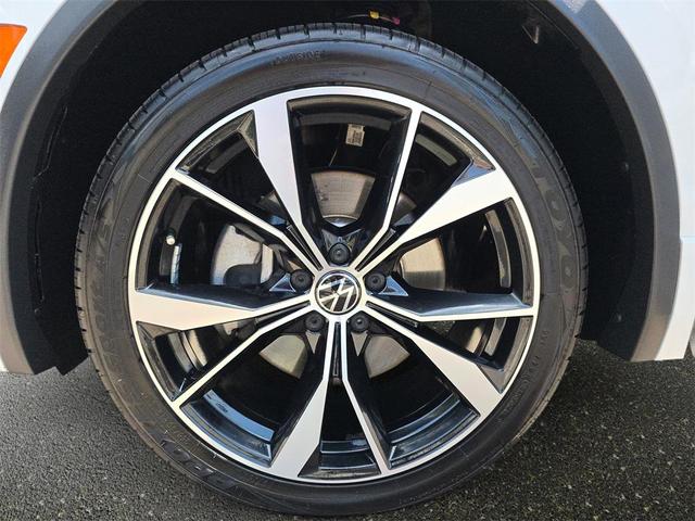 Photo of 2022 Oryx White Pearl Volkswagen Tiguan