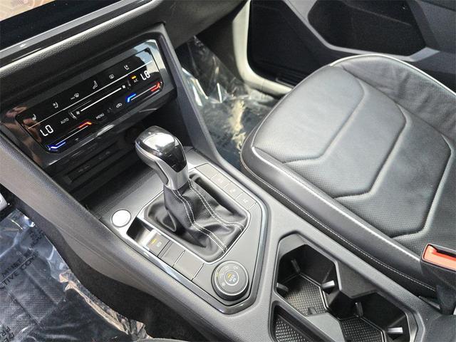 Photo of 2022 Oryx White Pearl Volkswagen Tiguan