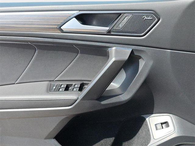 Photo of 2022 Oryx White Pearl Volkswagen Tiguan