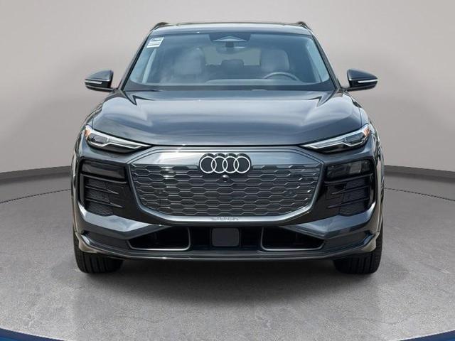 Photo of 2025 Manhattan Gray Metallic Audi Q6 e-tron
