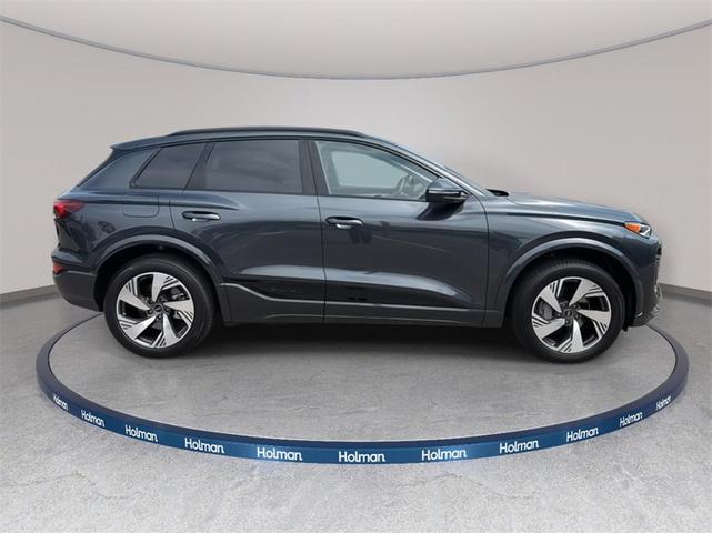 Photo of 2025 Manhattan Gray Metallic Audi Q6 e-tron