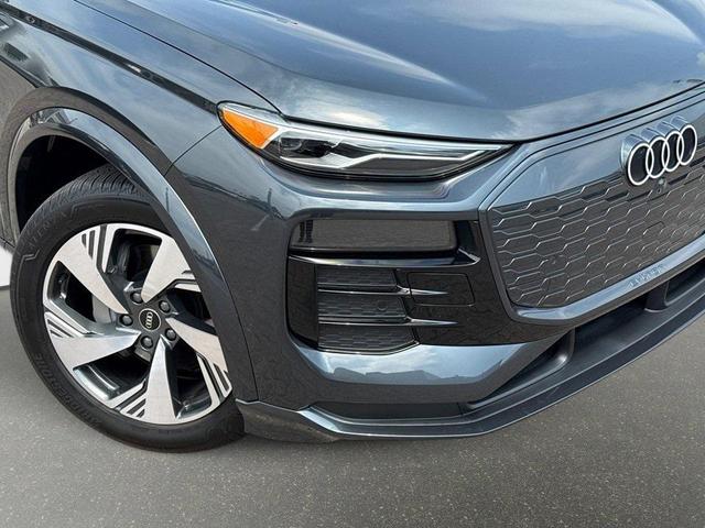 Photo of 2025 Manhattan Gray Metallic Audi Q6 e-tron