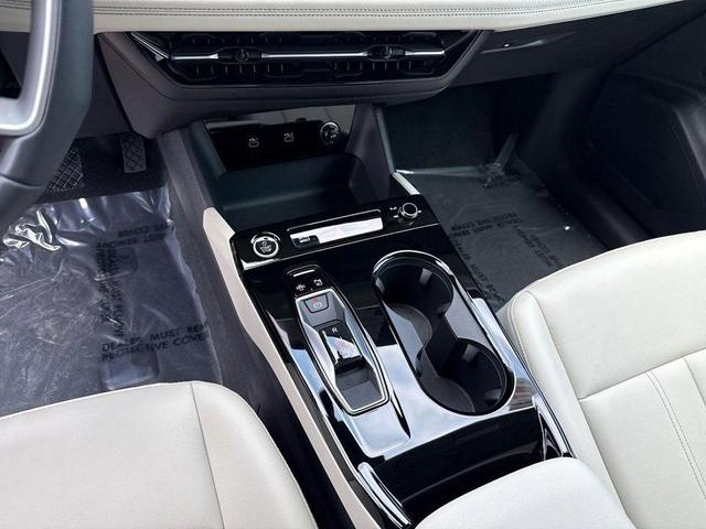 Photo of 2025 Manhattan Gray Metallic Audi Q6 e-tron