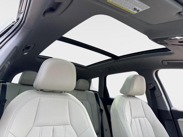 Photo of 2025 Manhattan Gray Metallic Audi Q6 e-tron