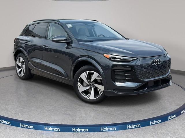 Photo of 2025 Manhattan Gray Metallic Audi Q6 e-tron