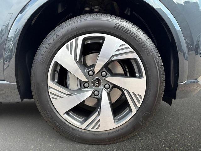 Photo of 2025 Manhattan Gray Metallic Audi Q6 e-tron