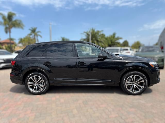 Photo of 2025 Mythos Black Metallic Audi Q7