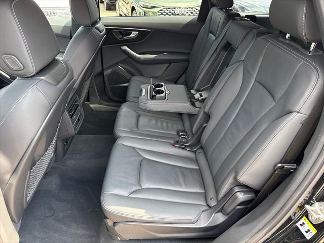 Photo of 2025 Mythos Black Metallic Audi Q7