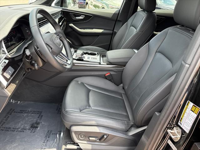 Photo of 2025 Mythos Black Metallic Audi Q7
