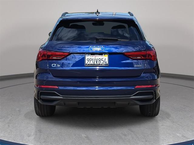 Photo of 2024 Navarra Blue Metallic Audi Q3