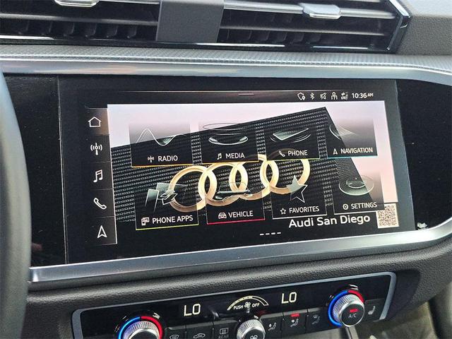 Photo of 2024 Navarra Blue Metallic Audi Q3