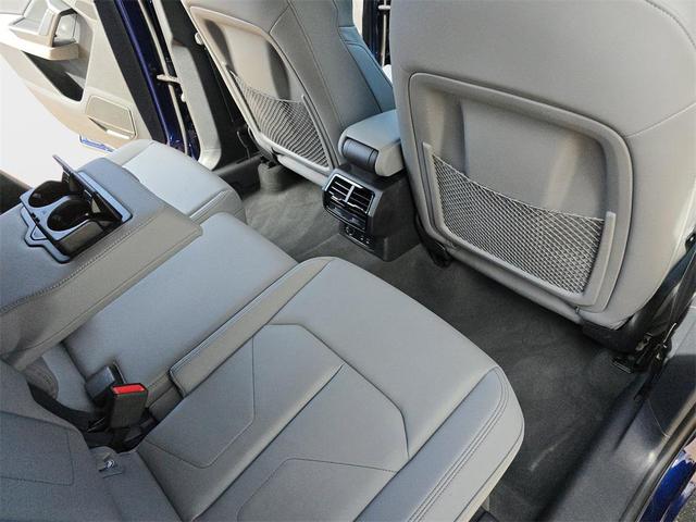 Photo of 2024 Navarra Blue Metallic Audi Q3