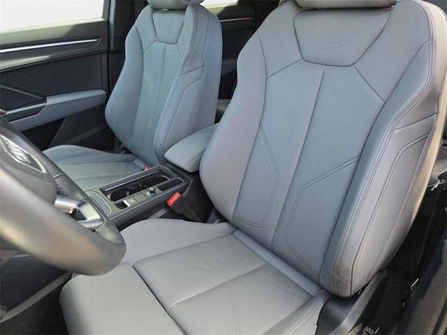 Photo of 2024 Navarra Blue Metallic Audi Q3