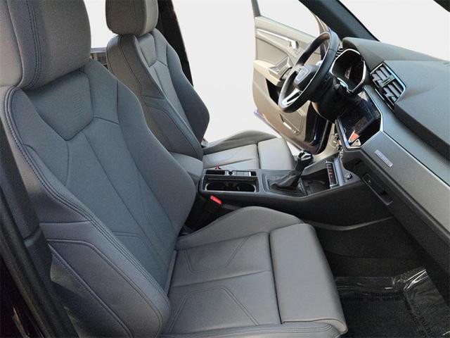 Photo of 2024 Navarra Blue Metallic Audi Q3