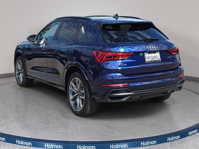 Photo of 2024 Navarra Blue Metallic Audi Q3