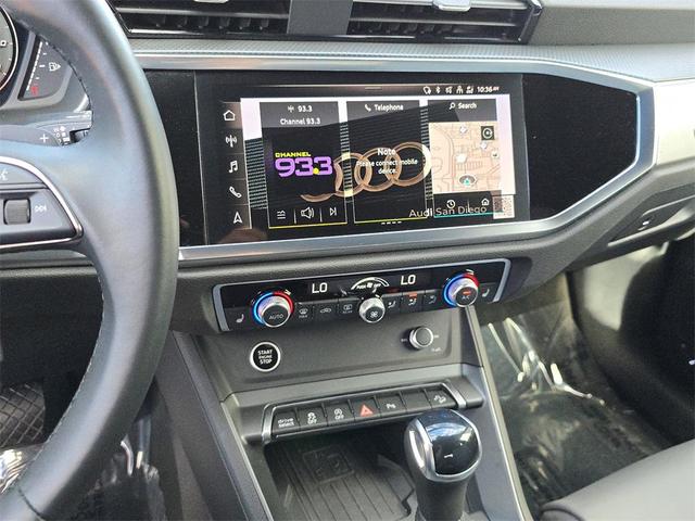 Photo of 2024 Navarra Blue Metallic Audi Q3