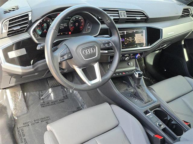 Photo of 2024 Navarra Blue Metallic Audi Q3