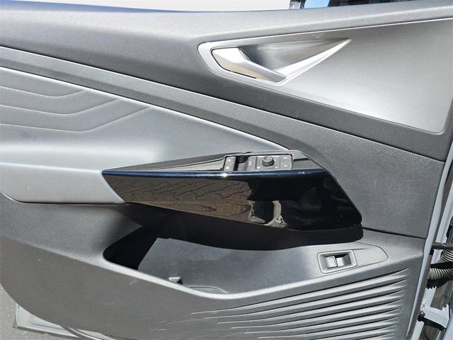 Photo of 2023 Pure Gray Volkswagen ID.4