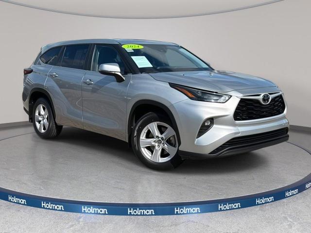 Photo of 2024 Celestial Silver Metallic Toyota Highlander