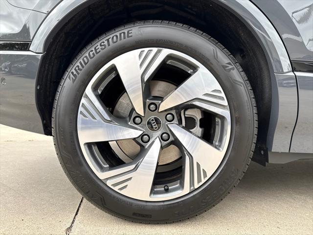 Photo of 2025 Magnet Gray Audi Q6 e-tron