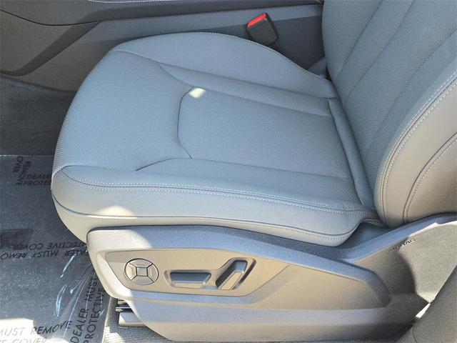 Photo of 2026 Glacier White Metallic Audi Q7