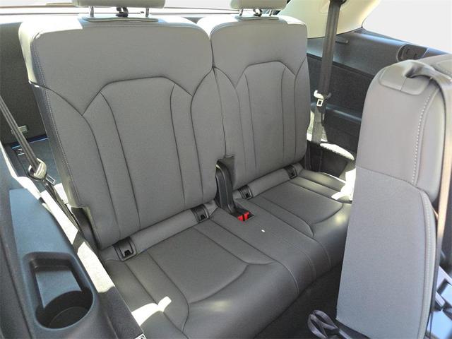 Photo of 2026 Glacier White Metallic Audi Q7