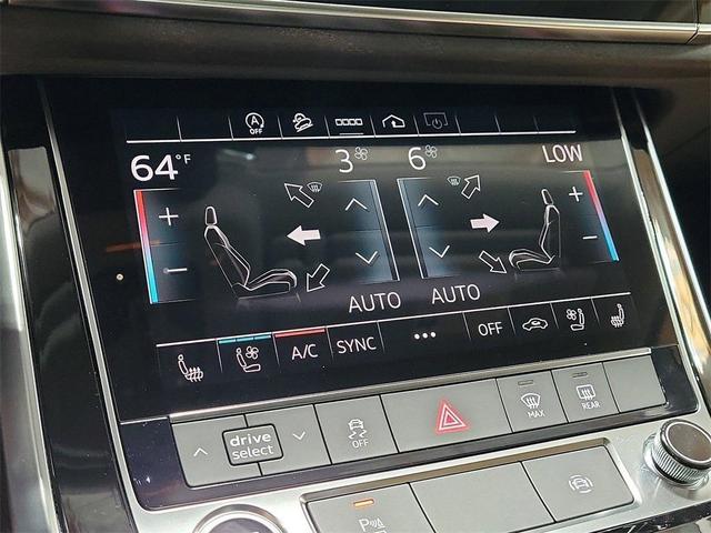 Photo of 2025 Glacier White Metallic Audi Q7
