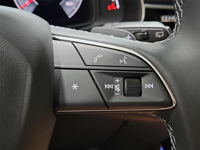 Photo of 2025 Glacier White Metallic Audi Q7